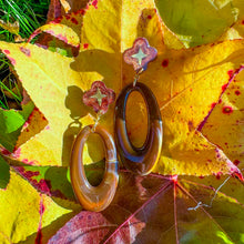 Carica l'immagine nella galleria, orecchini "douce Luce" al cioccolato