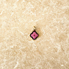 Carica l'immagine nel visualizzatore di Gallery, Croce micro quadriloba rosa