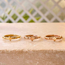 Charger l'image dans la galerie, Dizainier aux roses - Or jaune