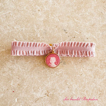 Charger l'image dans la galerie, Médaille Sainte Thérèse my BFF + lettre pour lui confier son année