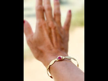 Charger et lire la vidéo dans la visionneuse de la Galerie, Bracelet d'encouragement "L'amour peut tout"