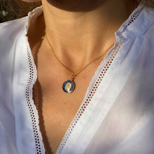 Charger l'image dans la galerie, Mini miraculeuse couronnée d'étoiles