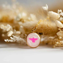 Charger l'image dans la galerie, Mini Médaille "Happy colombe" Rose Fluo