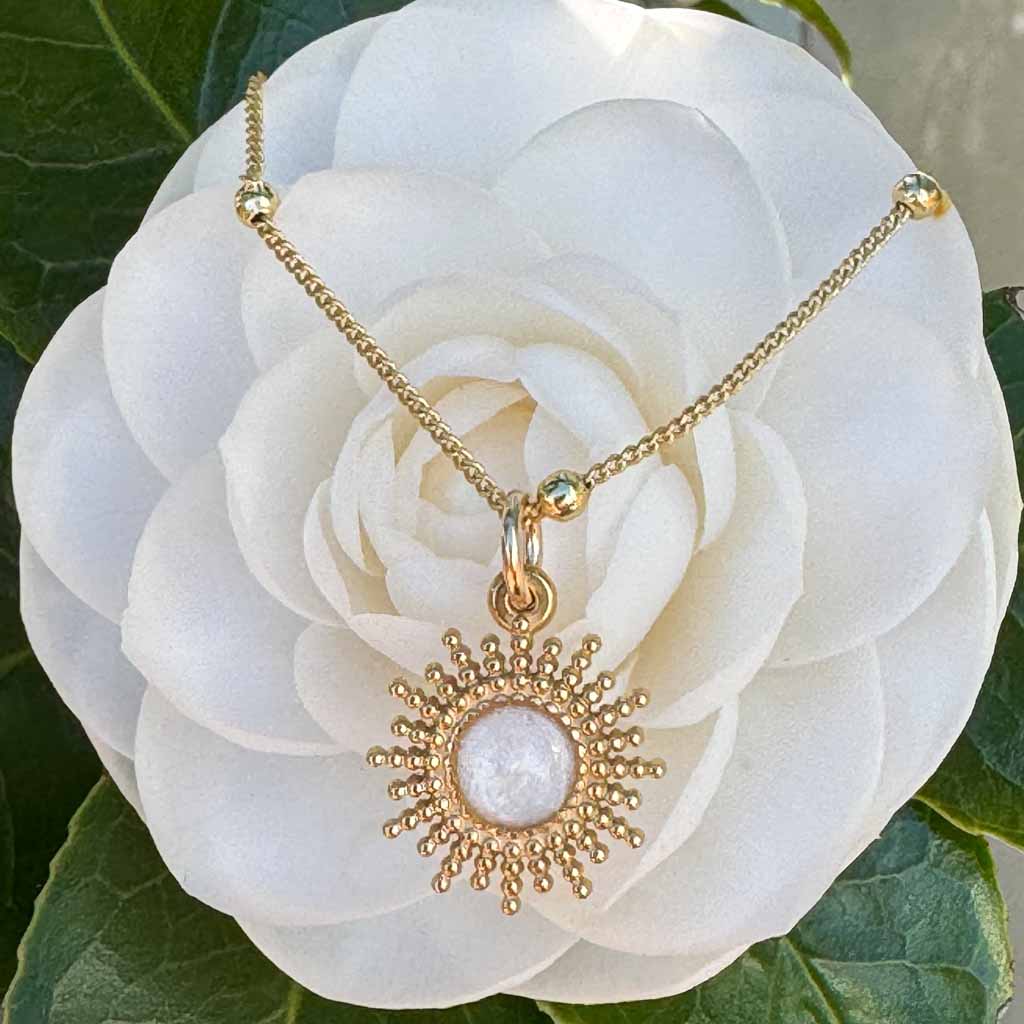 Small sun monstrance medal