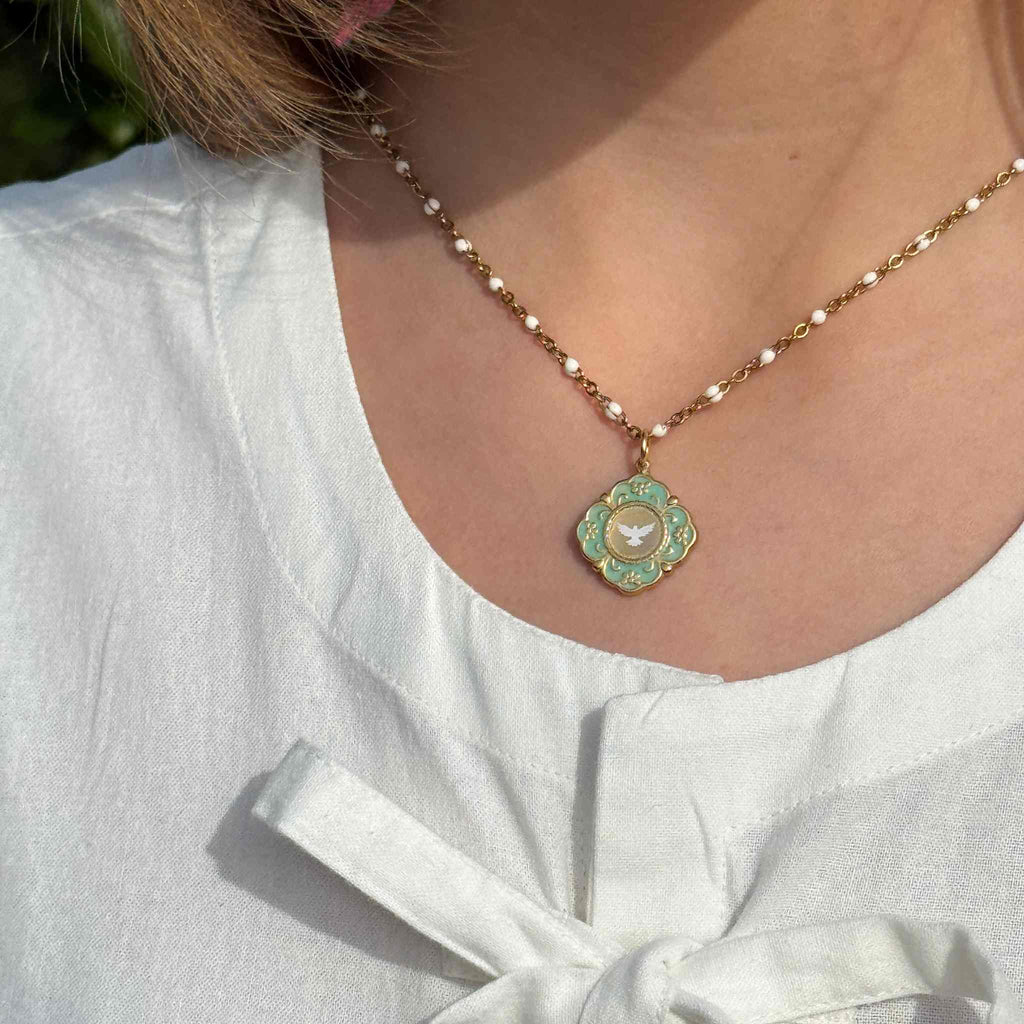 Fleur Nabert créations Médaille Précieuse Colombe - Céladon MetaobjectListDrop
