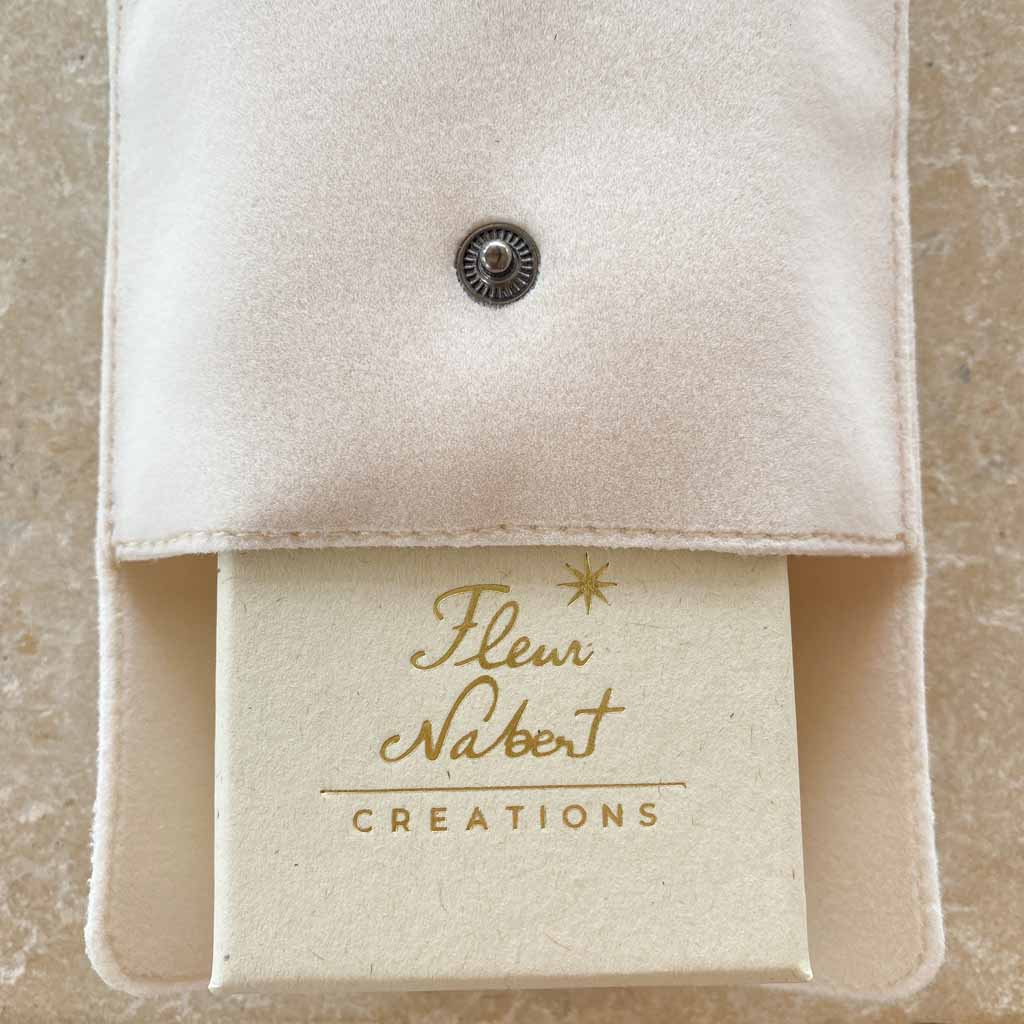 fleur Nabert créations Rosary with roses - Champagne gold MetaobjectListDrop