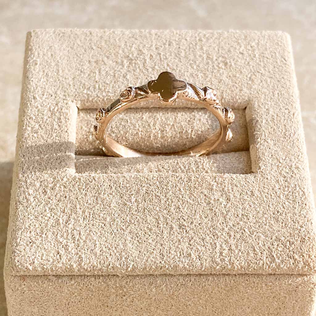 Rosary with roses - Champagne gold