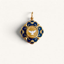 Load image into Gallery viewer, Médaille Fleur Nabert créations dorée avec colombe blanche sur fond bleu marine, style cloisonné, cadeau de baptême

