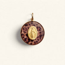 Load image into Gallery viewer, Medium Miraculous Medal graou
