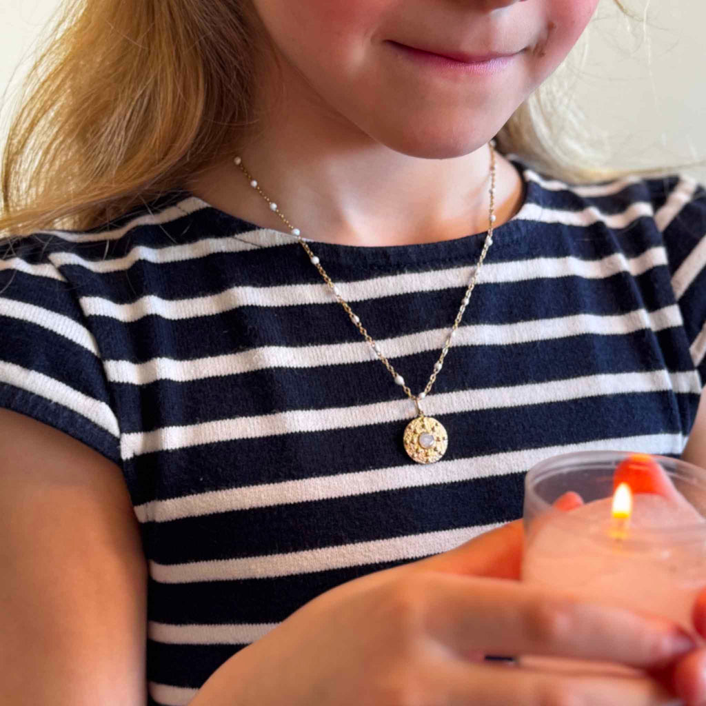 Fleur Nabert créations Médaille Lumière du monde MetaobjectListDrop