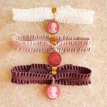 Charger l'image dans la galerie, Médaille Sainte Thérèse my BFF + lettre pour lui confier son année
