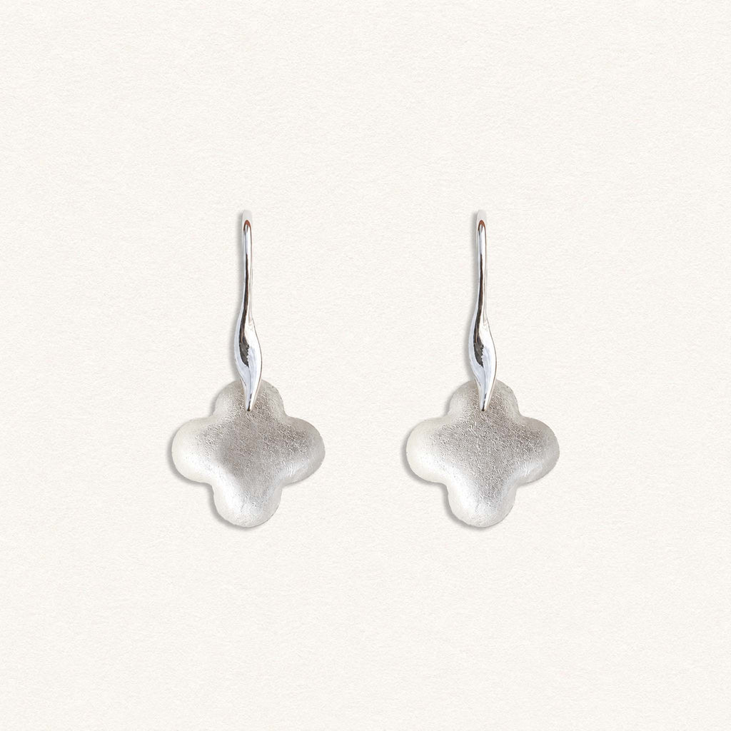 Fleur Nabert créations Glory Cross Earrings - Silver MetaobjectListDrop