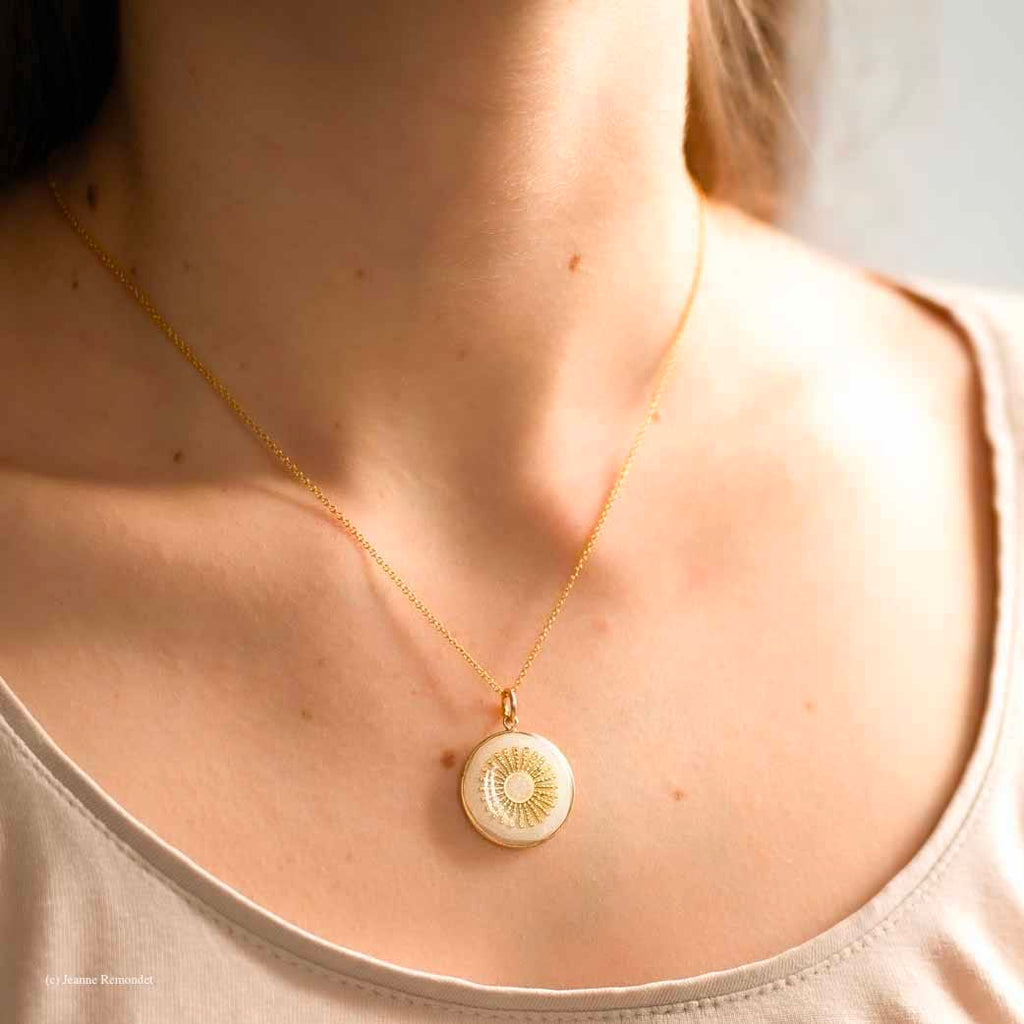 Fleur Nabert créations Adoremus Medal  MetaobjectListDrop